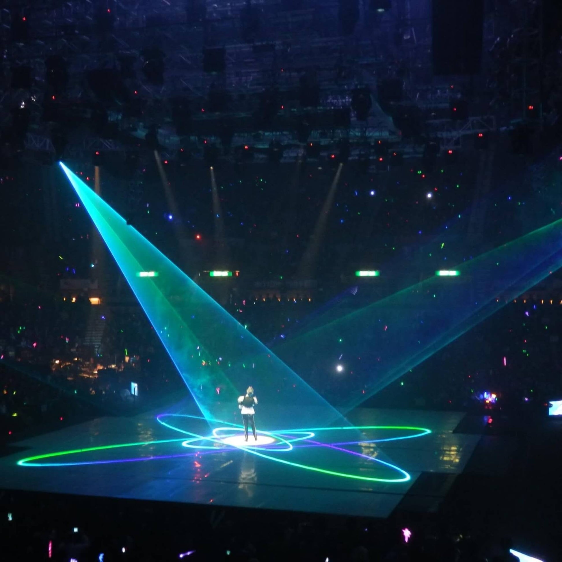 Programmable laser projector for custom graphics