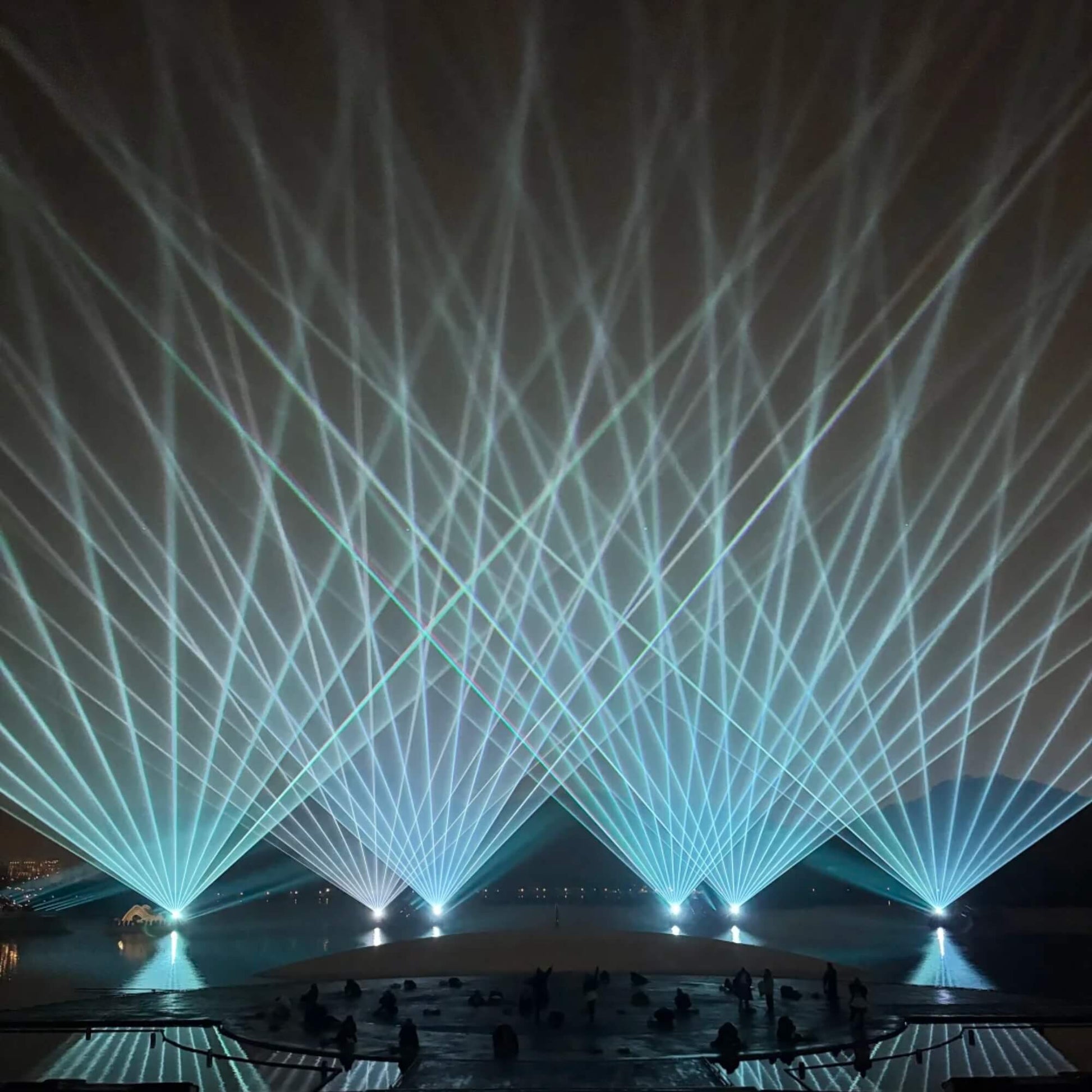 Outdoor laser projector for building facade