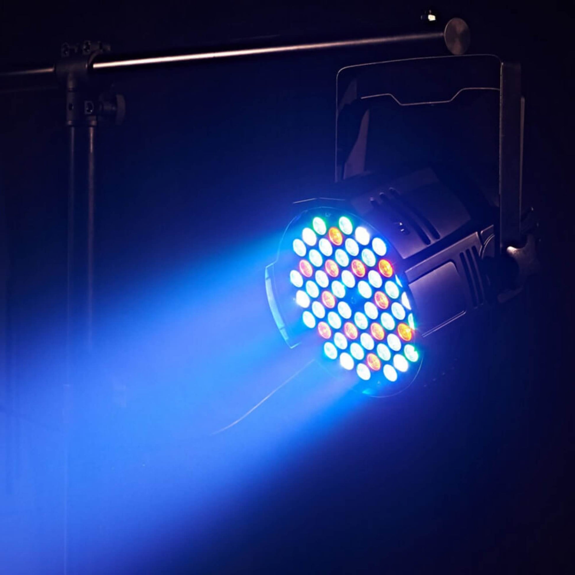 P1 54x3W RGBW Par Light front view